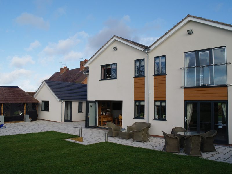 Aluminium bifold glazing Buckinghamshire